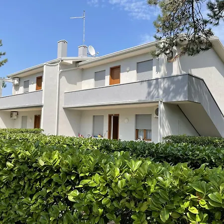 Apartman With Pool Access Bibione