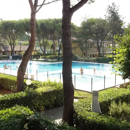 With Pool Access Apartman