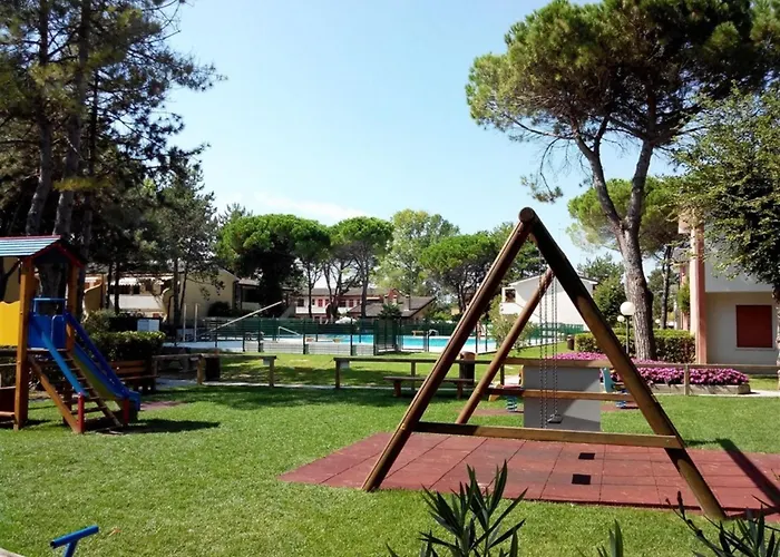 With Pool Access Apartament